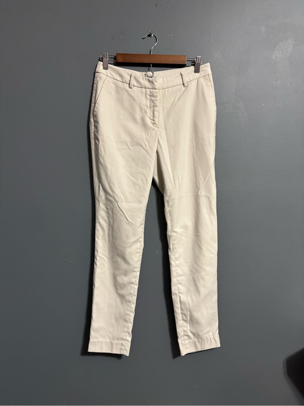 H&M cream colored straight leg slacks size 6